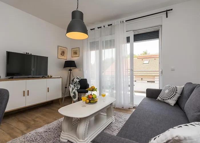 Marta 1 4* زادار