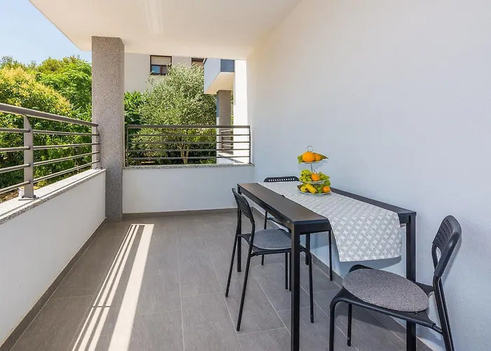 Marta 1 4* زادار