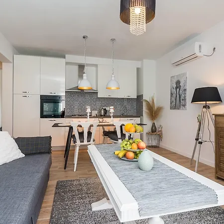 ゲストハウス Marta 1 4*