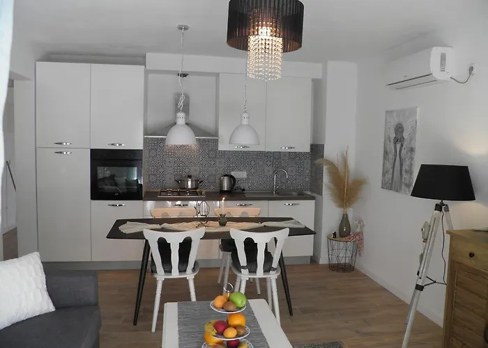 Marta 1 4* זאדאר