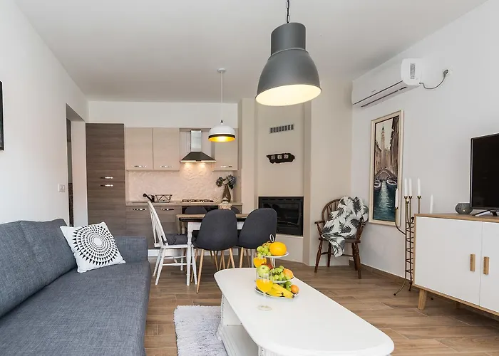 Marta 1 בית הארחה